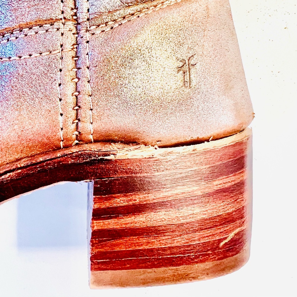 Frye Campus Boots RARE Gold/Bronze Metallic! - Picture 5 of 6